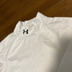 アンダーアーマー　　インナーTシャツの画像