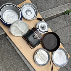 キャンプ用クッカー、飯ごうの画像