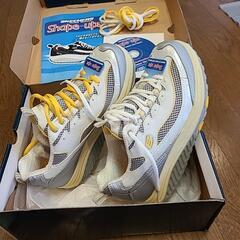 値下しましたヒップアップ目指せ！SKECHERS Shape-u...