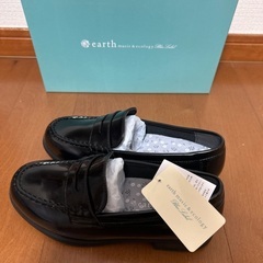 アースミュージック&エコロジー　黒色ローファー　新品　22.5cmの画像