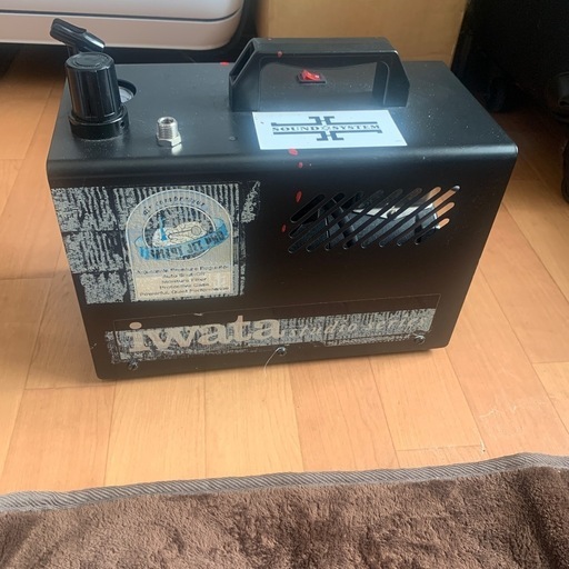 動作確認済み　アネスト岩田 iwata IS-875 オイルフリー ミニ コンプレッサー アート プラモデル