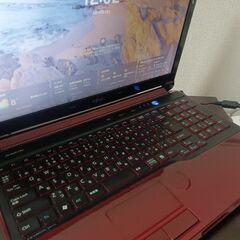 富士通赤　Core i5搭載 高速SSD240G　メモリ4G　テンキー　大画面15.6インチ　 　カメラ内蔵　 Wifi対応