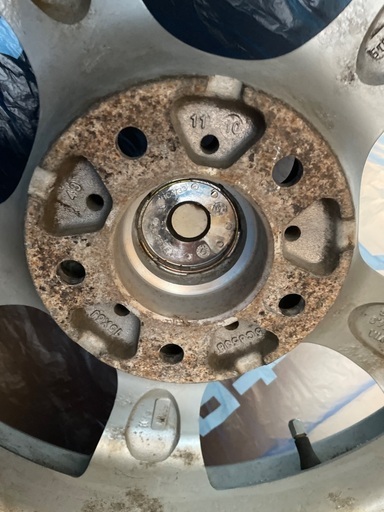 値引きしました。スタッドレス195ー65ー15。4本セット