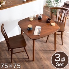 ダイニングテーブル　イス2脚セットの画像