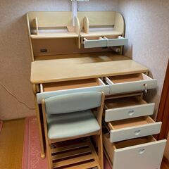 子供むけ学習机譲りますの画像