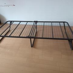 折りたたみ式シングルベットの画像