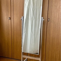 姿見　角度調整、キャスター付

