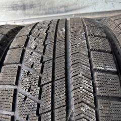 バリ山　BRIDGESTONE ブリヂストン　ブリジストン　VRX RFT ランフラット　245/50R19 スタッドレス　タイヤ　2019年製　19インチの画像