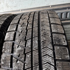 バリ山　BRIDGESTONE ブリヂストン　ブリジストン　VRX RFT ランフラット　245/50R19 スタッドレス　タイヤ　2019年製　19インチの画像