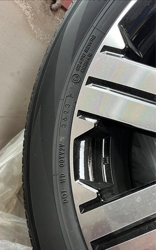 お話中 三菱 新型 デリカD５ 新車外し アルミホイール＆タイヤ