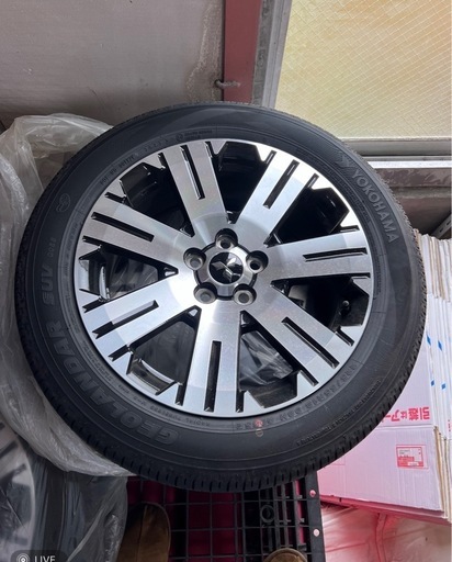 お話中 三菱 新型 デリカD５ 新車外し アルミホイール＆タイヤ