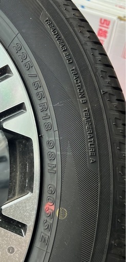 お話中 三菱 新型 デリカD５ 新車外し アルミホイール＆タイヤ