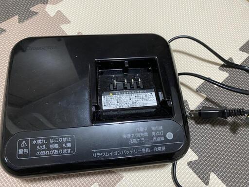 【3/24(月)の受取まで受付、以降削除】ブリヂストン(BRIDGESTONE) B リチウムイオンバッテリー充電器 EBC-LI P5568 B010111
