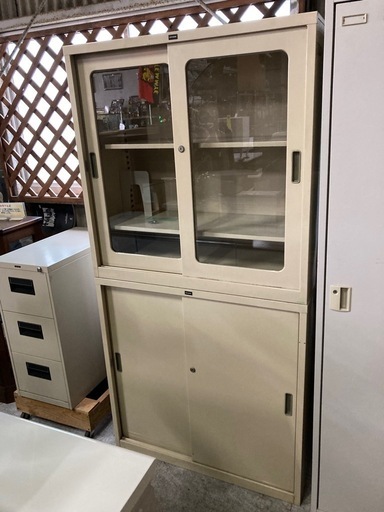 事務用品　書庫　鍵付き