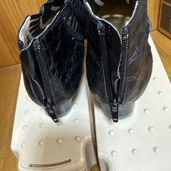 新品ショートブーツ　25.5cmの画像