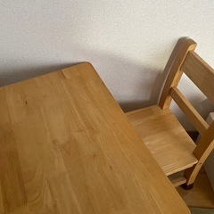 幼児用机、椅子の画像