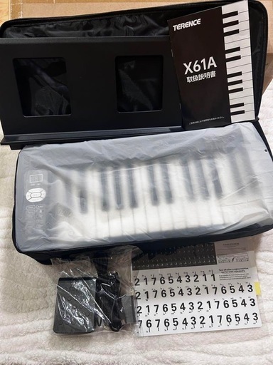 新品✨　電子ピアノ 折り畳み タッチレスポンス61鍵盤 初心者向け ピアノ