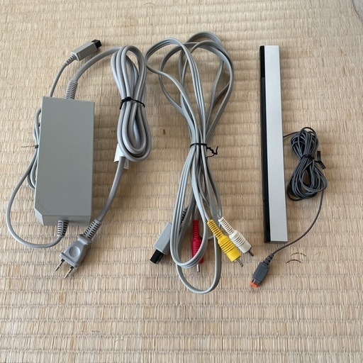 Wii本体とソフト４本付き