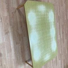 テーブル