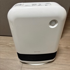 アイリスオーヤマ 人感センサー付き　セラミックファンヒーター