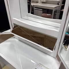 ニトリ　ドレッサーセット　チェア付きの画像