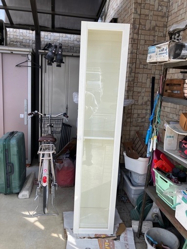 白の収納棚