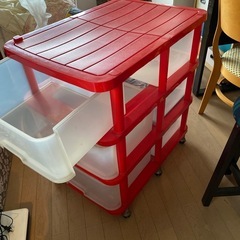 収納ケース　 移動便利
車輪付き