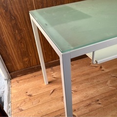 奥行き60センチ横110センチ高さ72センチのパソコンデスクでの画像