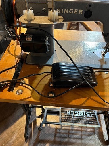 SINGER/シンガー 工業用 業務用ミシン 188 プロフェッショナル＆足踏み
ミシン台(モーター NA-142L ）