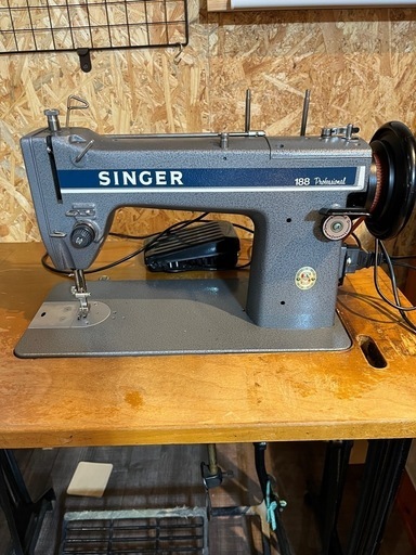 SINGER/シンガー 工業用 業務用ミシン 188 プロフェッショナル＆足踏み
ミシン台(モーター NA-142L ）