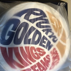 【新品未使用】琉球ゴールデンキングス×BEAMS ボールロゴクッションバッグの画像