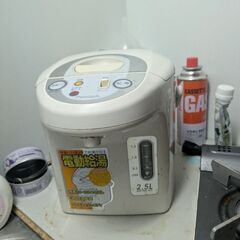 引き取りに来てくださる方に差し上げます　電気ポット2