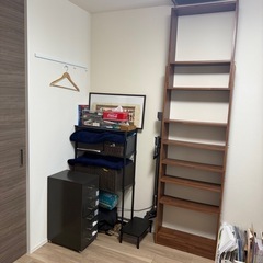 【受け渡し確定済】天井つっぱり本棚の画像
