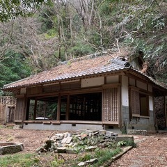 古民家の梁や柱の画像