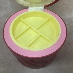 ドレッサー の椅子 スツール 丸椅子 収納付き クッション レトロ 昭和レトロ 赤 クローバー の画像