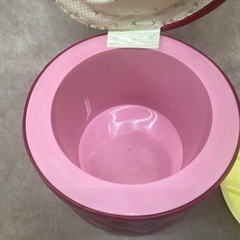 ドレッサー の椅子 スツール 丸椅子 収納付き クッション レトロ 昭和レトロ 赤 クローバー の画像