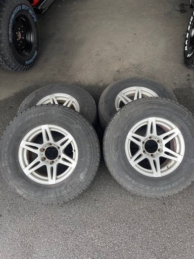 ランクル　タイヤホイール