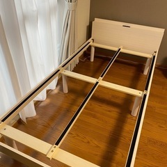 受け渡し予定者決定☆ベッドフレーム　棚・コンセント付きの画像