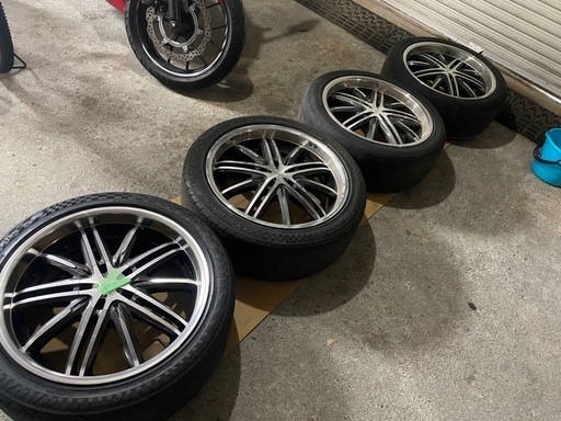 決まりました　
ESTATUS Style-RT67　 19インチホイール 