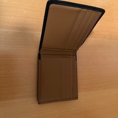 二つ折り財布の画像