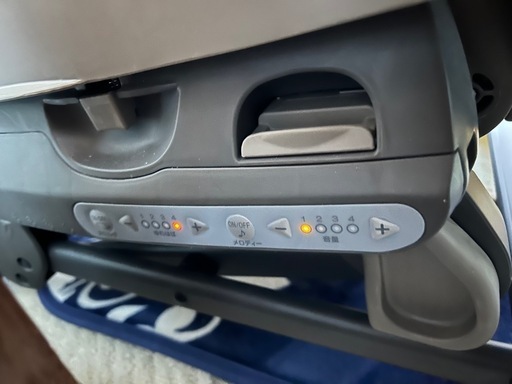 引取者決まりました　6月末削除予定　コンビ　電動　ネムリラ　オートスイング テーブル付