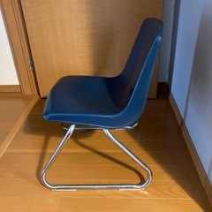 キッズ　チェア　保育園　幼稚園　椅子　紺色の画像