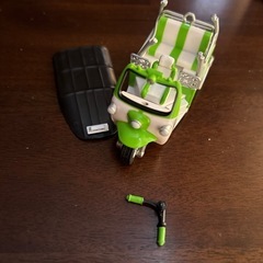 トゥクトゥクとゾウの画像