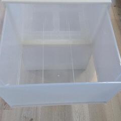 収納ケース半透明　2個譲ります。の画像