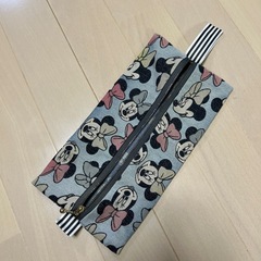 ハンドメイドのティッシュケース入れ　デニム調　ミニー