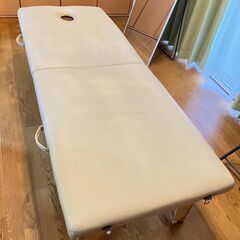 施術台　マッサージベッド　エステベッド　アイボリーの画像