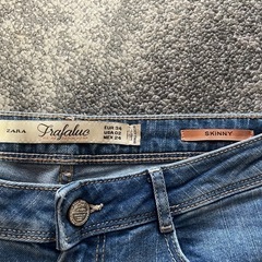 ZARA スキニーの画像