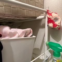 洗濯機などに使うラックの画像