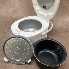 中古品 アイリスオーヤマ ジャー 炊飯器 3合炊き ERC-MD30-W 電源コード無し 中古家電の画像