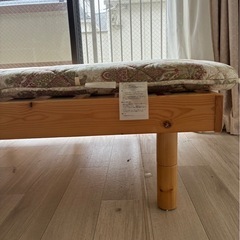 シングルベッドとマットレスの画像